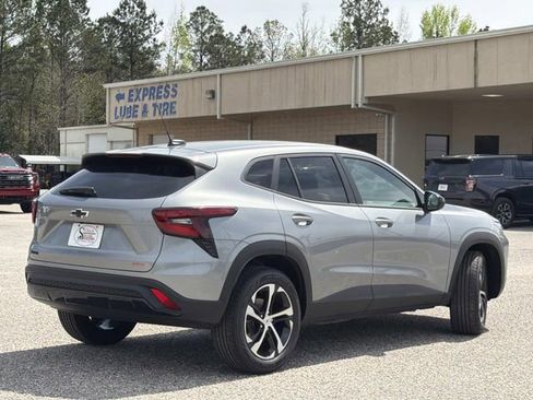 New 2026 Chevrolet Trax RS w/ Sunroof Package image 9