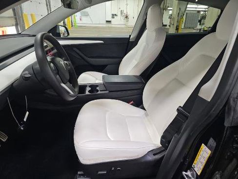 Used 2023 Tesla Model Y Performance image 4