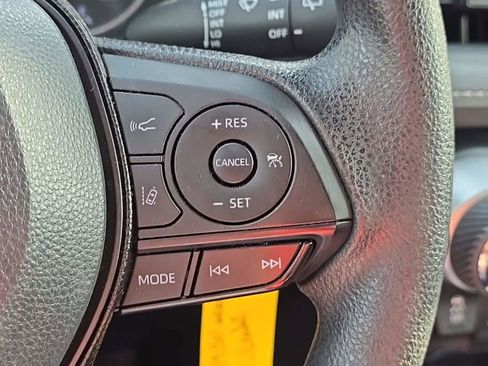 Used 2021 Toyota RAV4 LE AWD/4WD image 21