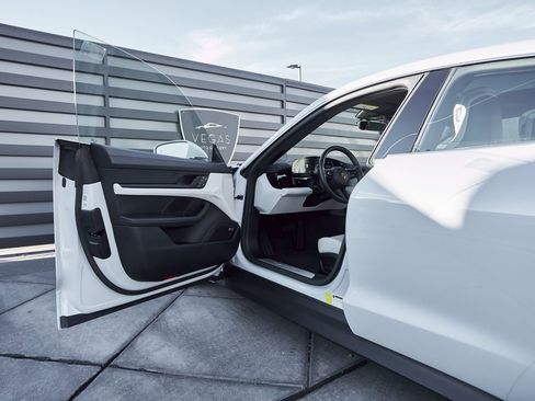 Used 2023 Porsche Taycan 4S w/ Premium Package image 29