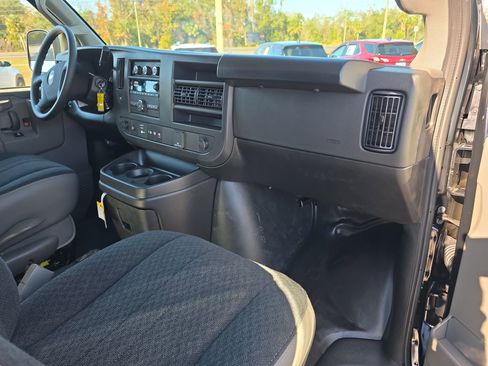 New 2025 Chevrolet Express 2500 Work Van image 11