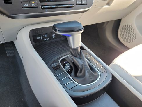 Used 2025 Hyundai Kona SEL FWD image 21