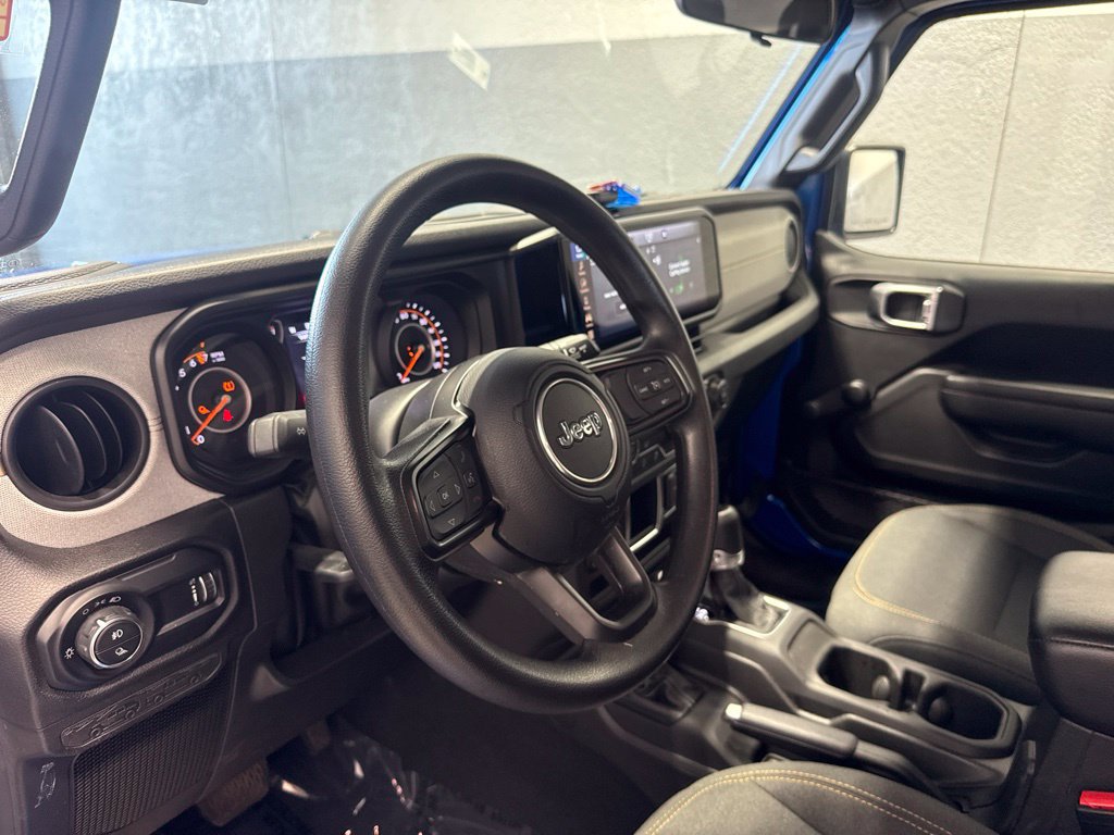 Used 2024 Jeep Gladiator Sport AWD/4WD image 14
