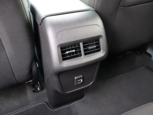 Used 2023 Chevrolet Equinox LT image 37