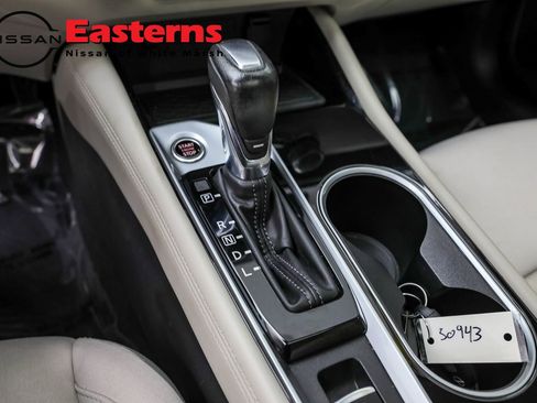 Used 2023 Nissan Altima 2.5 SV w/ SV Premium Package FWD image 13