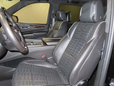 Certified 2023 Cadillac Escalade ESV Sport Platinum w/ LPO, ONYX Package image 18