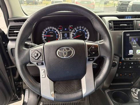 Used 2018 Toyota 4Runner Limited AWD/4WD image 22