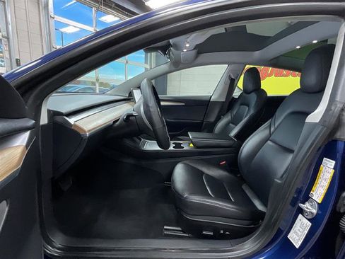 Used 2022 Tesla Model 3 Standard Range image 11