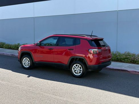 Used 2018 Jeep Compass Sport AWD/4WD image 4
