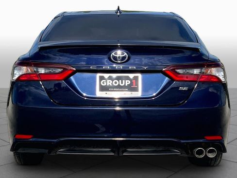 Used 2022 Toyota Camry SE FWD image 5