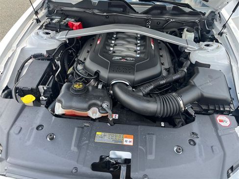 Used 2014 Ford Mustang GT RWD image 11