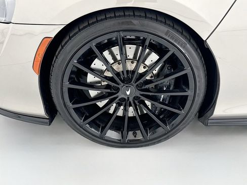 Used 2020 McLaren GT RWD image 25