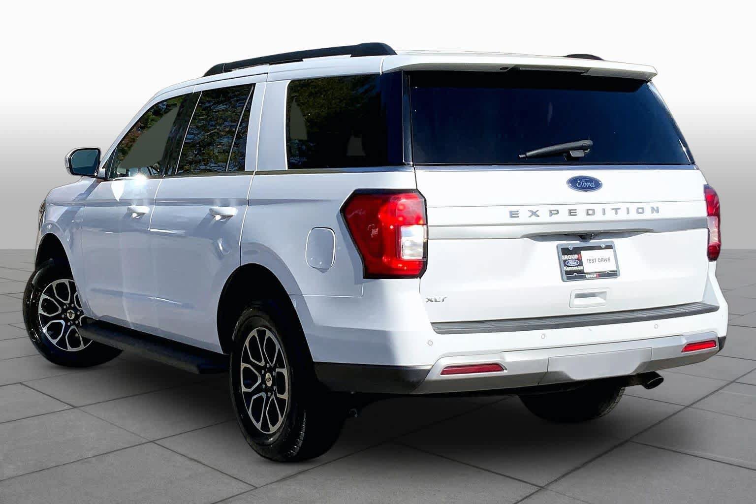 Used 2024 Ford Expedition XLT AWD/4WD image 12