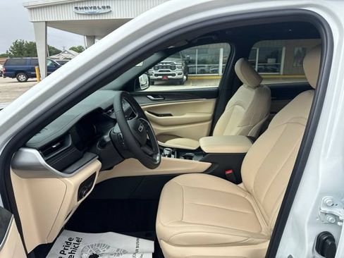 New 2026 Jeep Grand Cherokee L Limited AWD/4WD image 13