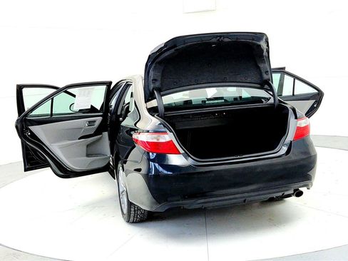 Certified 2017 Toyota Camry SE image 11