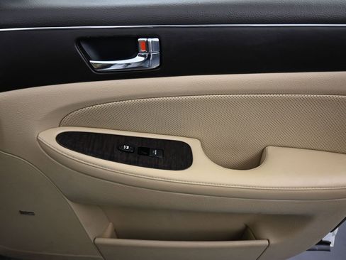 Used 2011 Hyundai Genesis 4.6 image 42