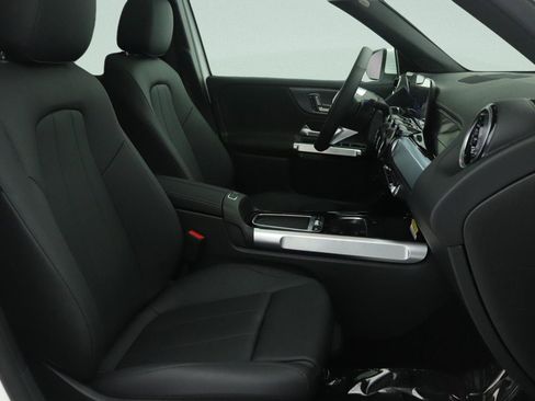 New 2026 Mercedes-Benz GLB 250 image 12