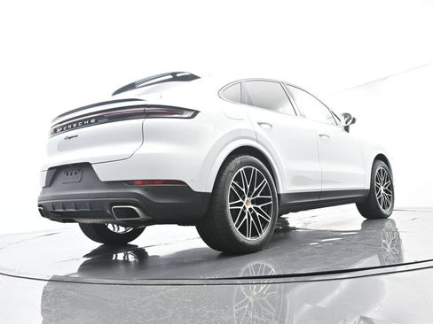 Certified 2024 Porsche Cayenne Coupe AWD/4WD image 51