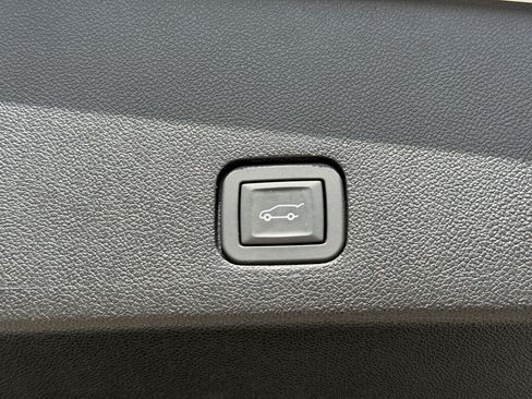 Certified 2024 Cadillac XT6 Premium Luxury w/ Technology Package image 11