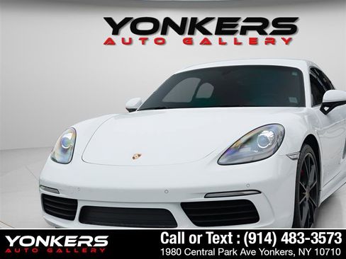Used 2018 Porsche 718 Cayman GTS image 16