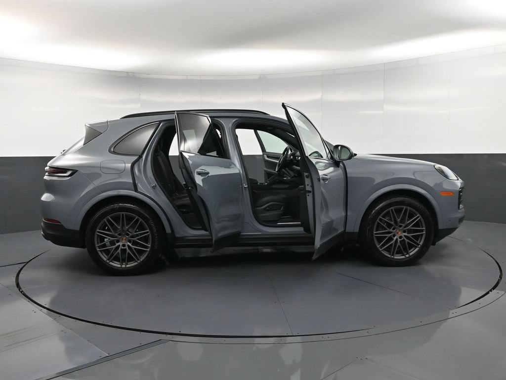Certified 2026 Porsche Cayenne AWD/4WD image 33
