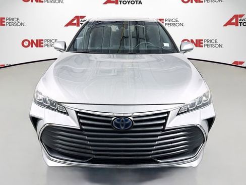 Certified 2021 Toyota Avalon XLE w/ Moonroof Package image 2