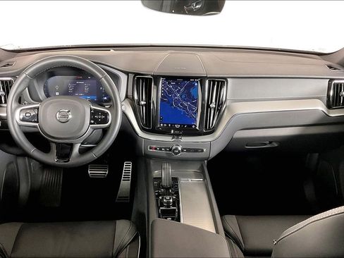 Used 2022 Volvo XC60 B5 R-Design w/ Advanced Package FWD image 15