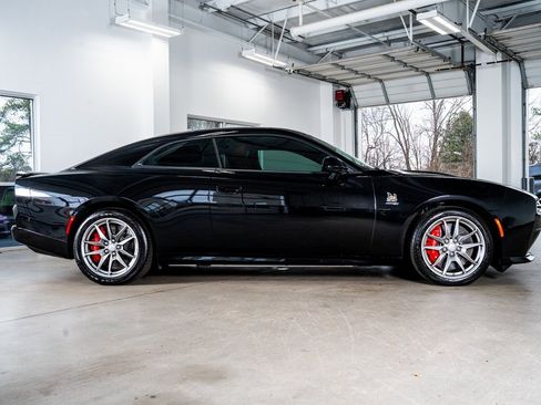 Used 2025 Dodge Charger R/T Scat Pack w/ Track Pack image 5