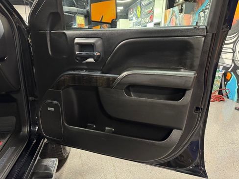 Used 2016 GMC Sierra 2500 Denali w/ Duramax Plus Package AWD/4WD image 18