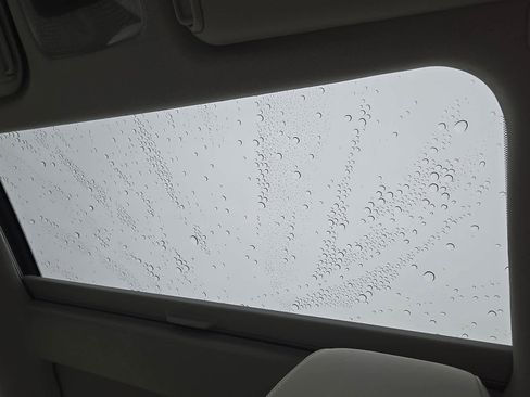 Used 2024 Toyota Prius XLE image 15