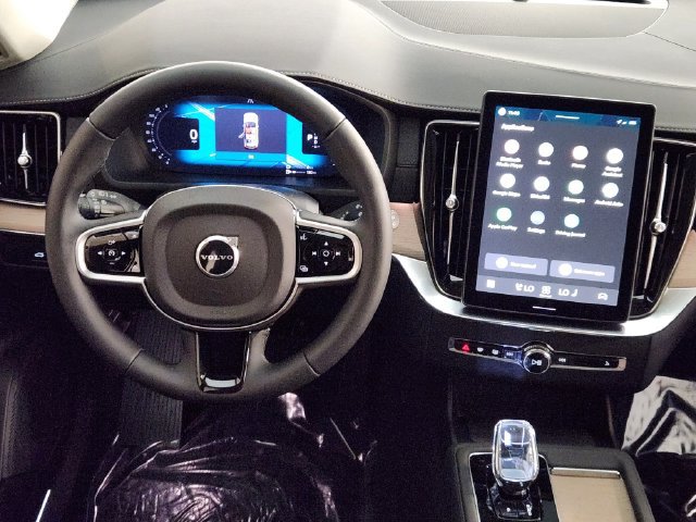 New 2026 Volvo XC90 T8 Plus w/ Protection Package Premier AWD/4WD image 27