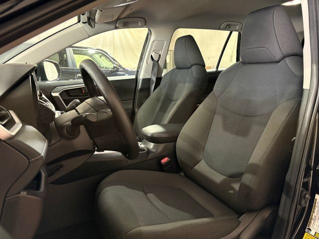 Certified 2025 Toyota RAV4 LE AWD/4WD image 5