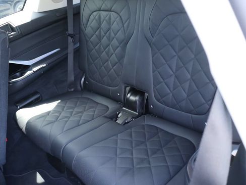 Used 2025 BMW X7 xDrive40i AWD/4WD image 18