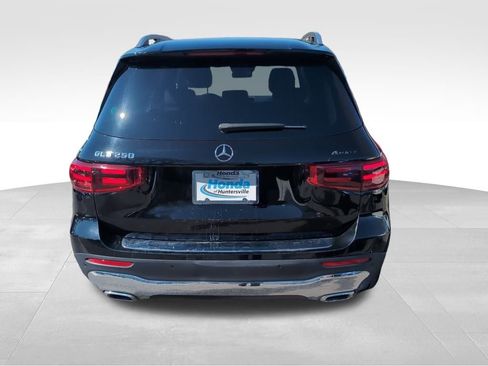 Used 2024 Mercedes-Benz GLB 250 4MATIC image 7
