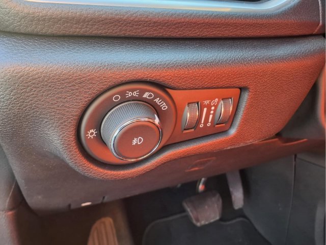 Used 2021 Chrysler Pacifica Limited w/ S Appearance Package FWD image 24