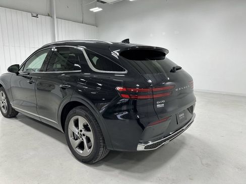 Certified 2026 Genesis GV70 2.5T Advanced AWD/4WD image 15