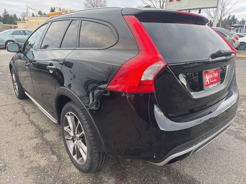 Used 2015 Volvo V60 T5 Cross Country image 7