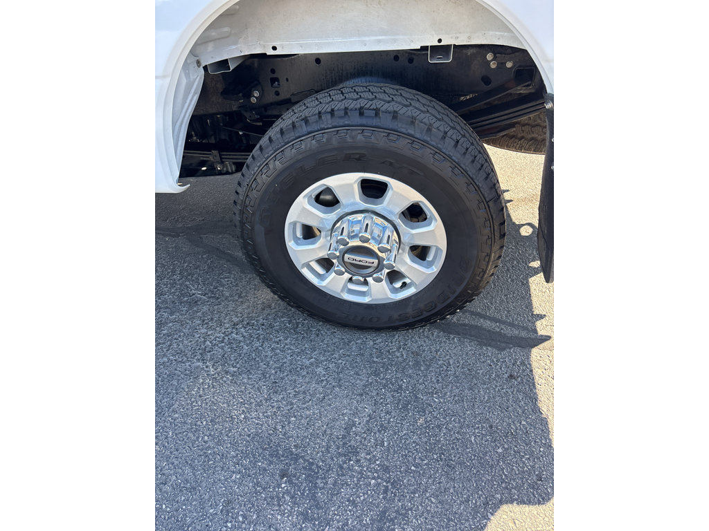 Used 2024 Ford F350 XLT w/ FX4 Off-Road Package AWD/4WD image 9
