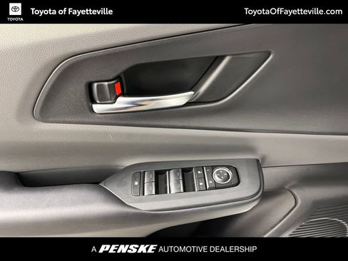 Used 2024 Toyota Prius XLE FWD image 27