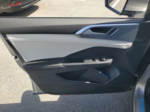 New 2026 Volkswagen Taos SE FWD image 13