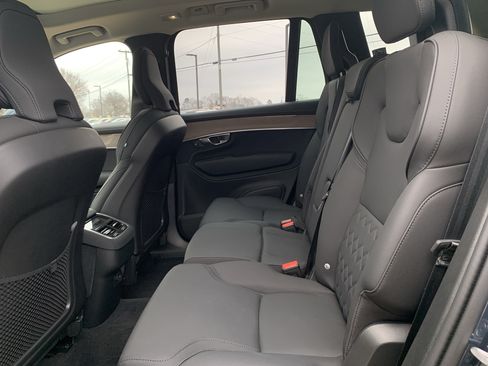 Used 2025 Volvo XC90 B6 Plus image 32