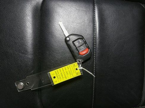 Used 2023 Jeep Wrangler Unlimited Sahara w/ Cold Weather Group image 39