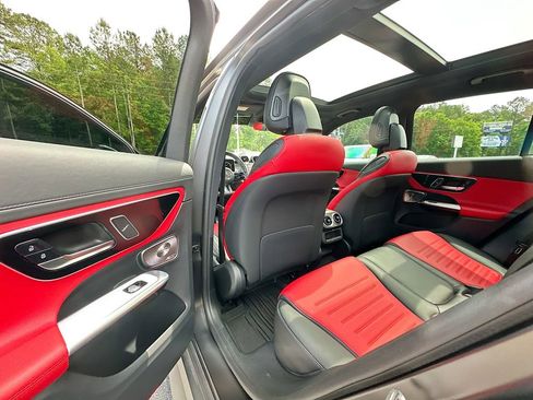 Used 2024 Mercedes-Benz GLC 300 4MATIC image 17