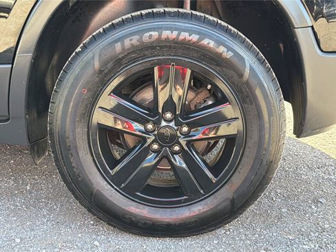 Used 2019 Chevrolet Trax LT w/ LT Convenience Package AWD/4WD image 26