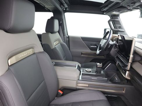 Used 2024 GMC Hummer EV 2X w/ LPO, Illumination Package image 20