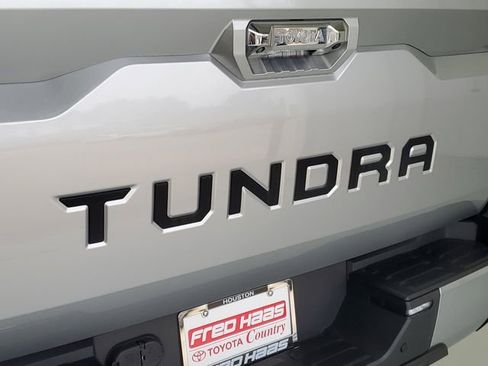 Used 2023 Toyota Tundra Limited w/ Power Package AWD/4WD image 10