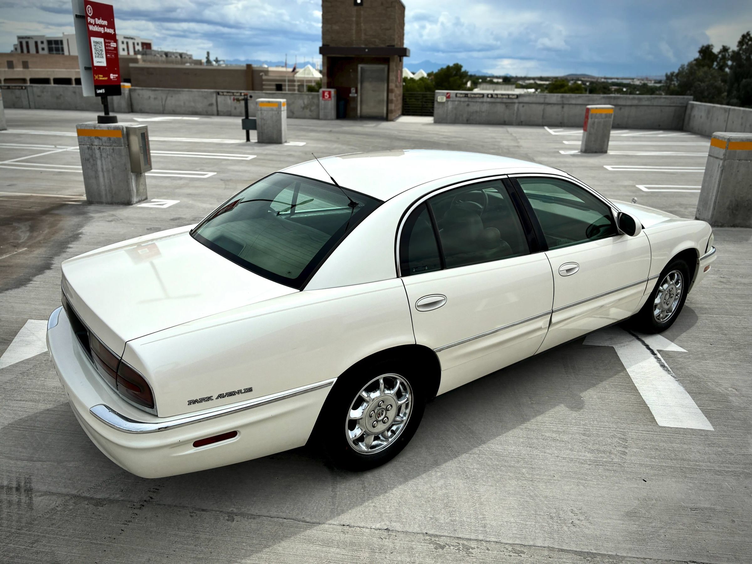 Used 2002 Buick Park Avenue w/ Prestige Pkg FWD image 13