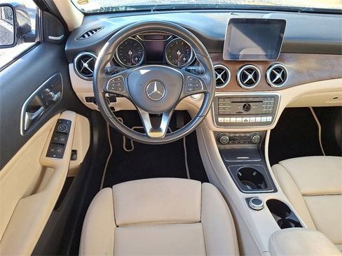 Used 2019 Mercedes-Benz GLA 250 4MATIC image 11