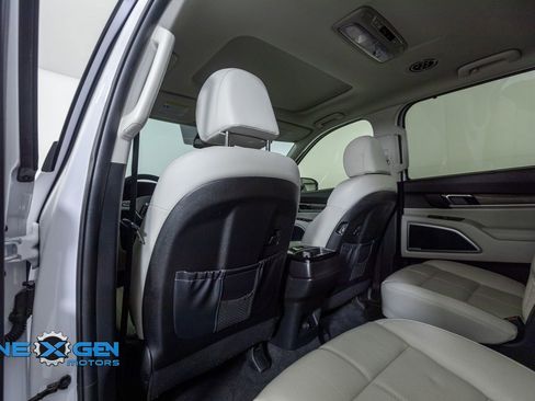 Used 2022 Kia Telluride EX w/ EX Premium Package image 26