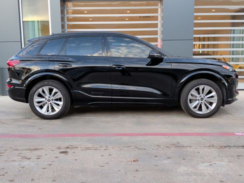 Used 2025 Audi Q6 e-tron Premium w/ Convenience Package image 11